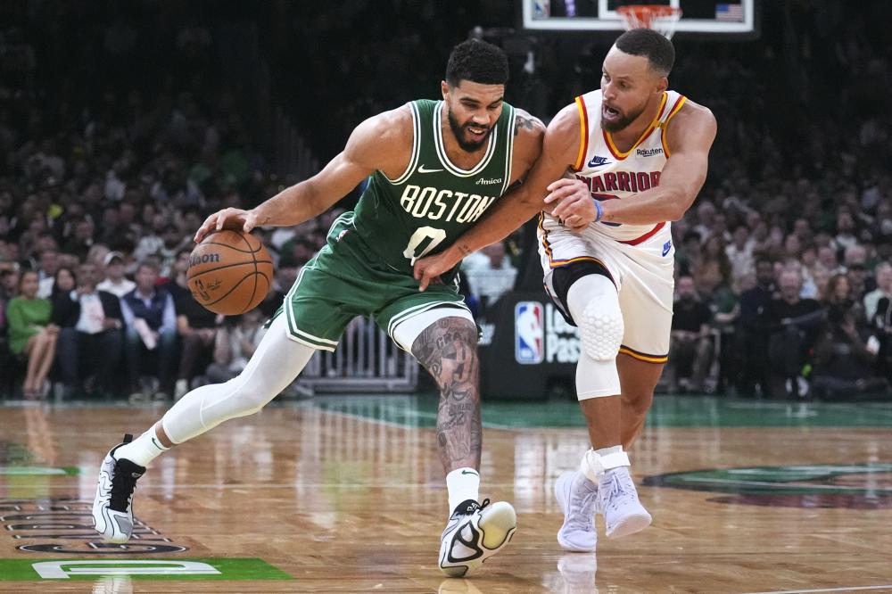 由于伤病与 由于伤病与