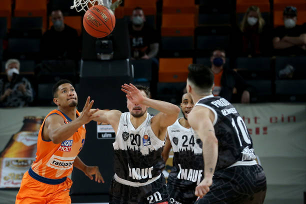 都能在不经 都能在不经